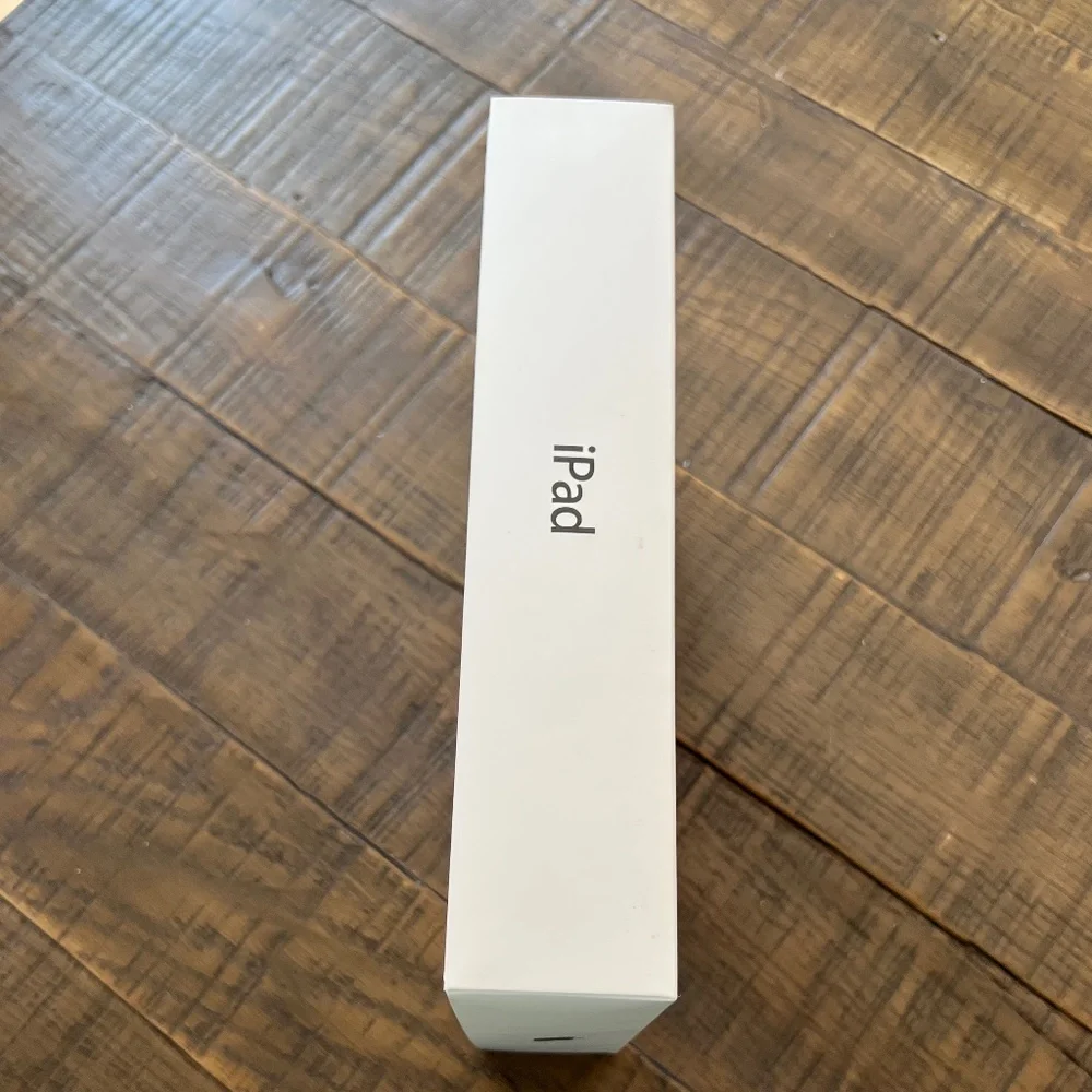 Apple iPad Box (Empty) for Display/Nostalgia/Keepsake 2010